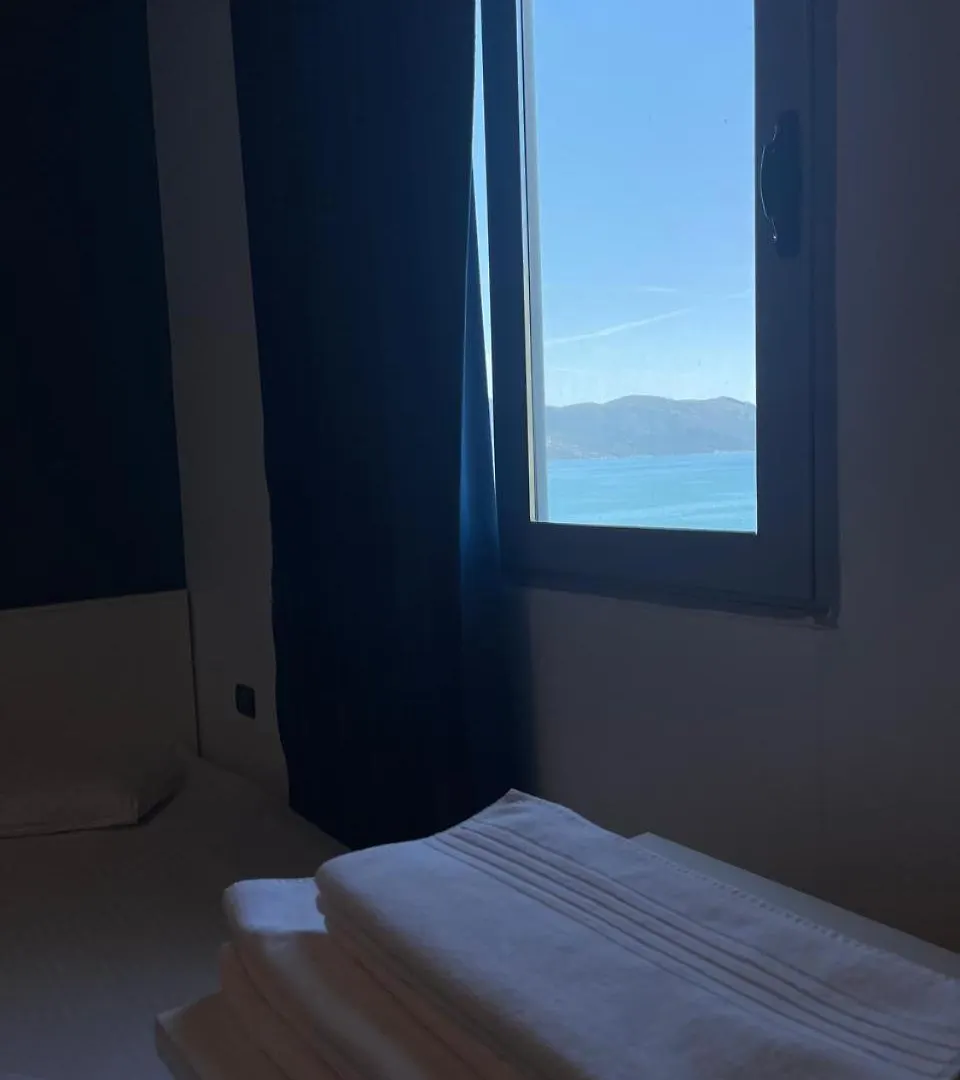 Envi Hotel Radhimë