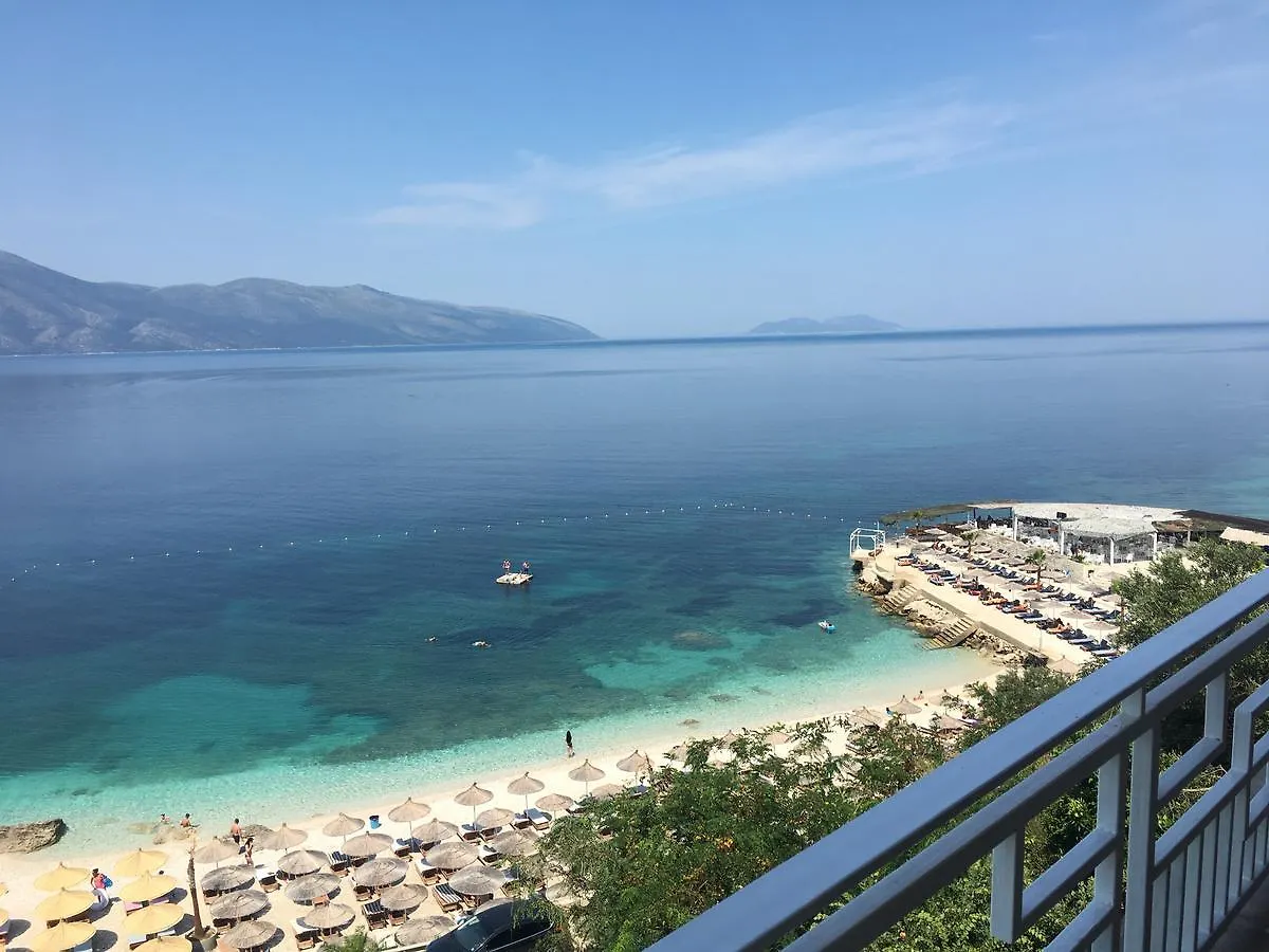Envi Hotel Radhimë