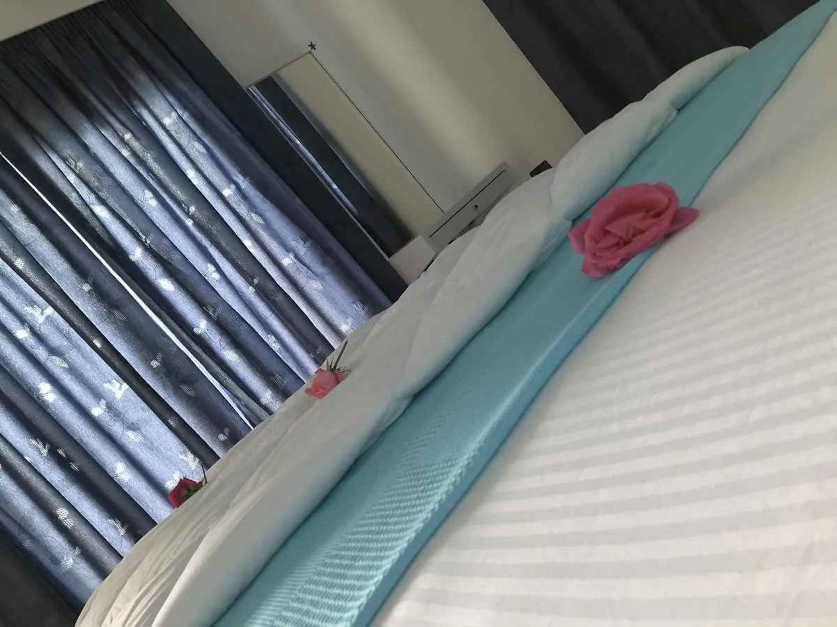 Envi Hotel Radhimë