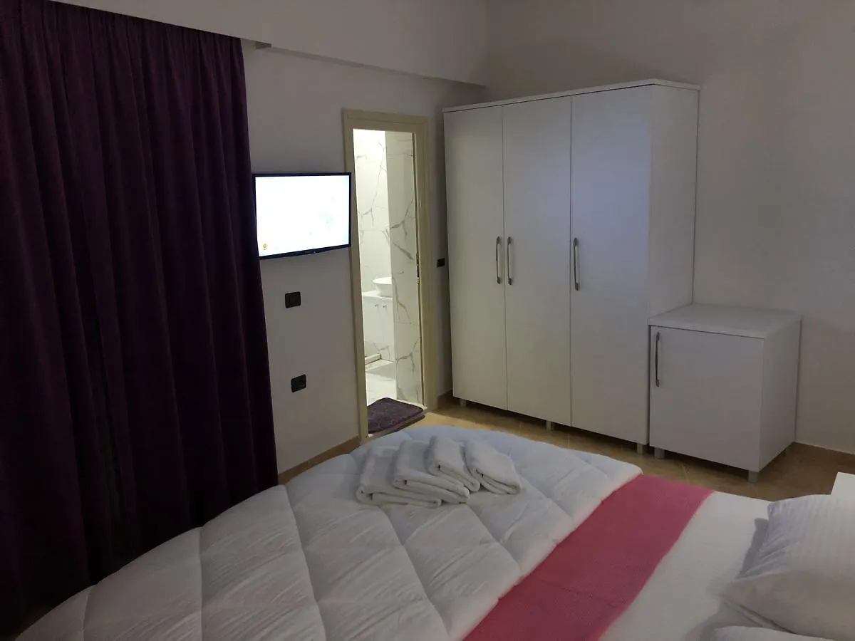 Envi Hotel Radhimë