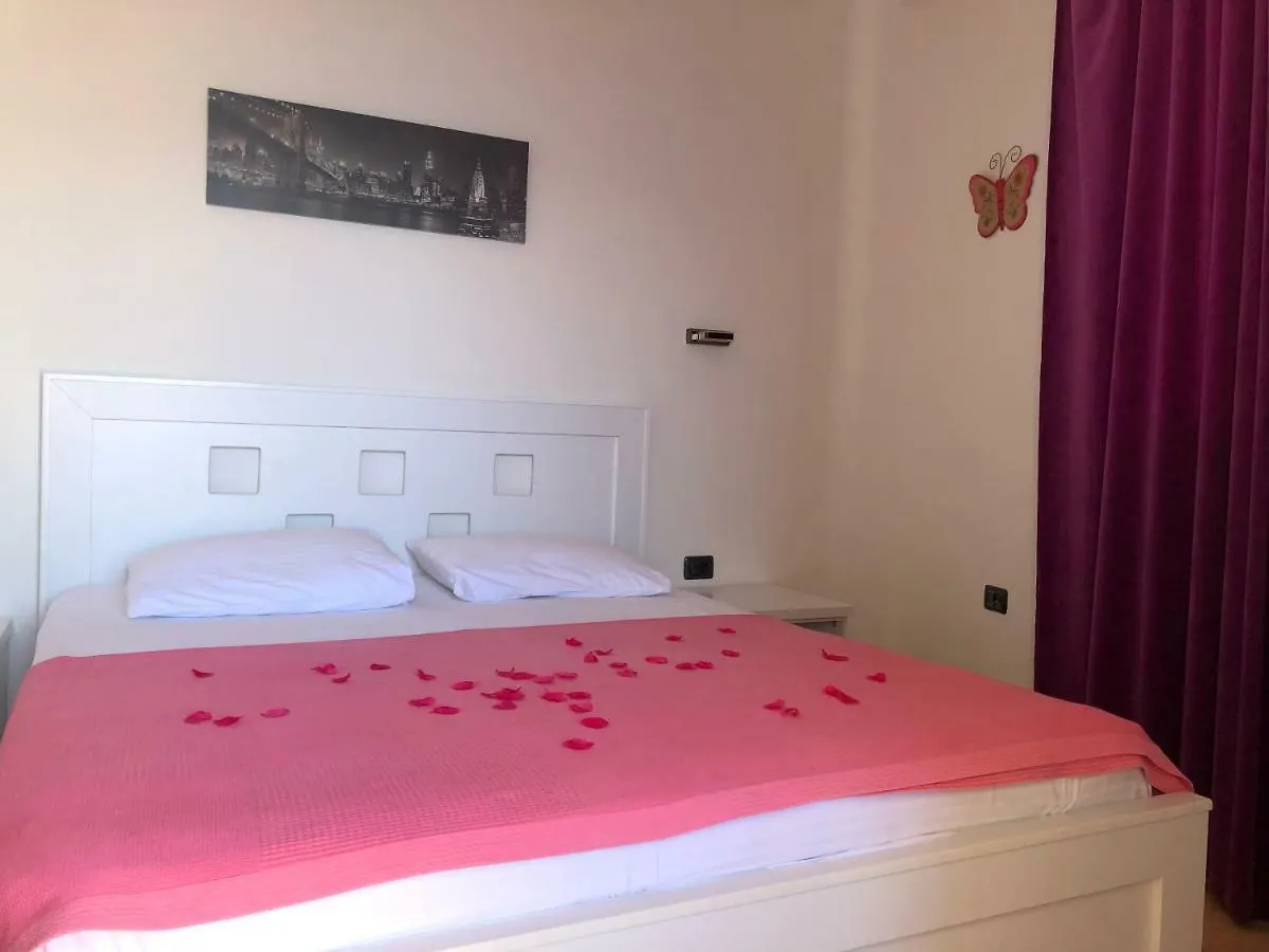 Envi Hotel Radhimë 3*,  Albanien