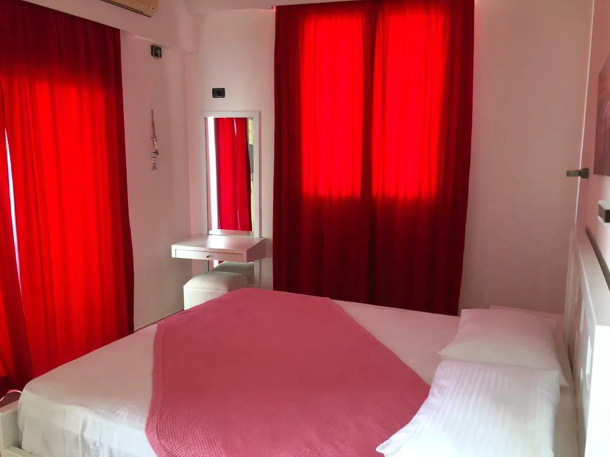 Envi Hotel Radhimë