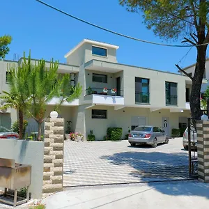 Hotell Vila Celaj